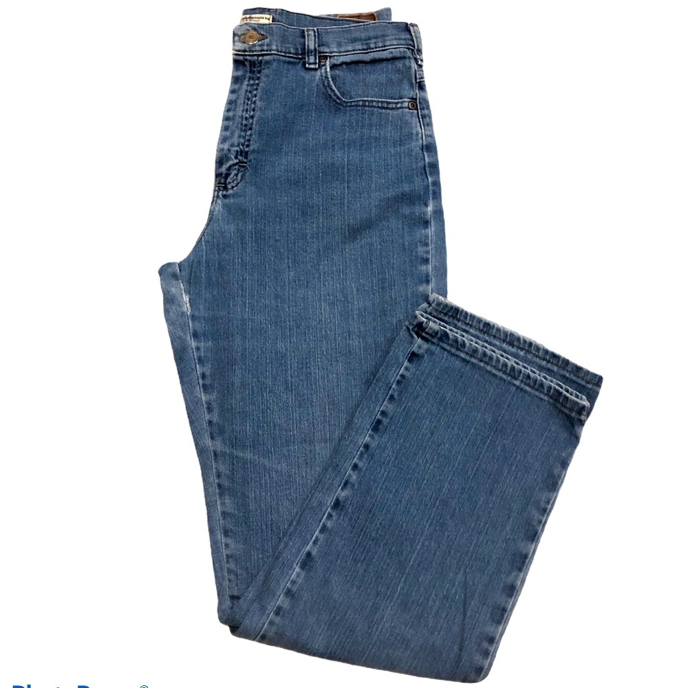 Vintage 🥰 Straight Leg Lee jeans - trending!